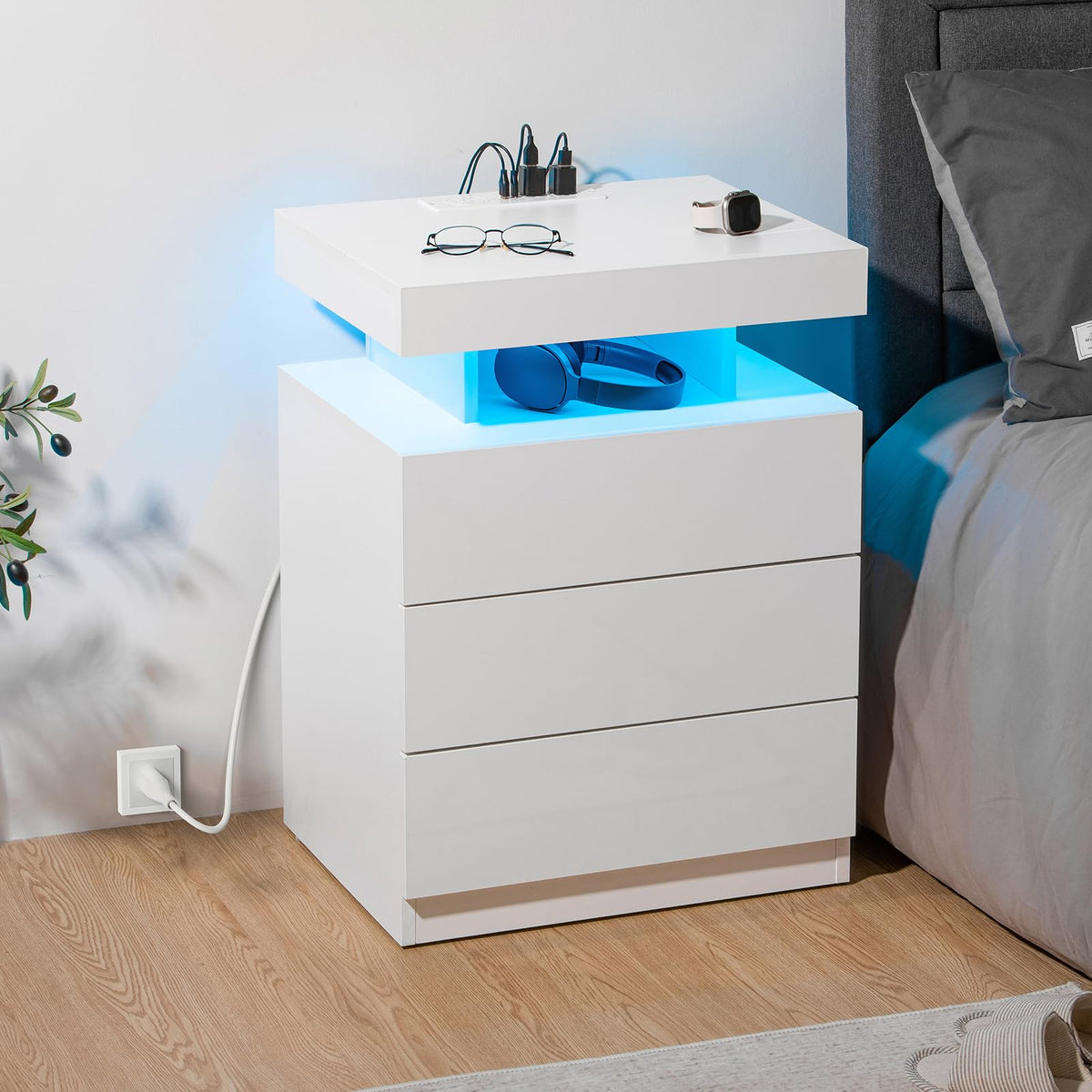 White 3 Drawer Nightstand with Wireless Charging Station E1041
