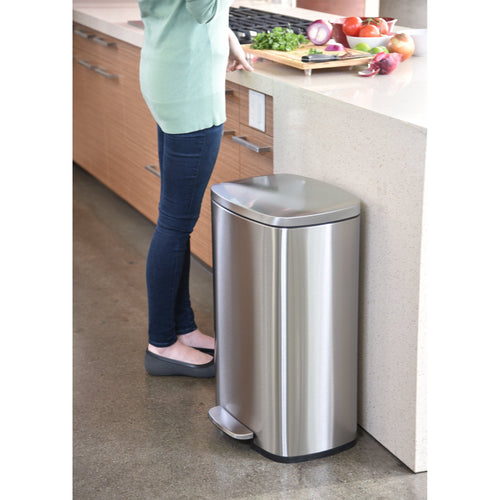 13.2 Gallon Stainless Steel Step Trash Can with Lid Q154