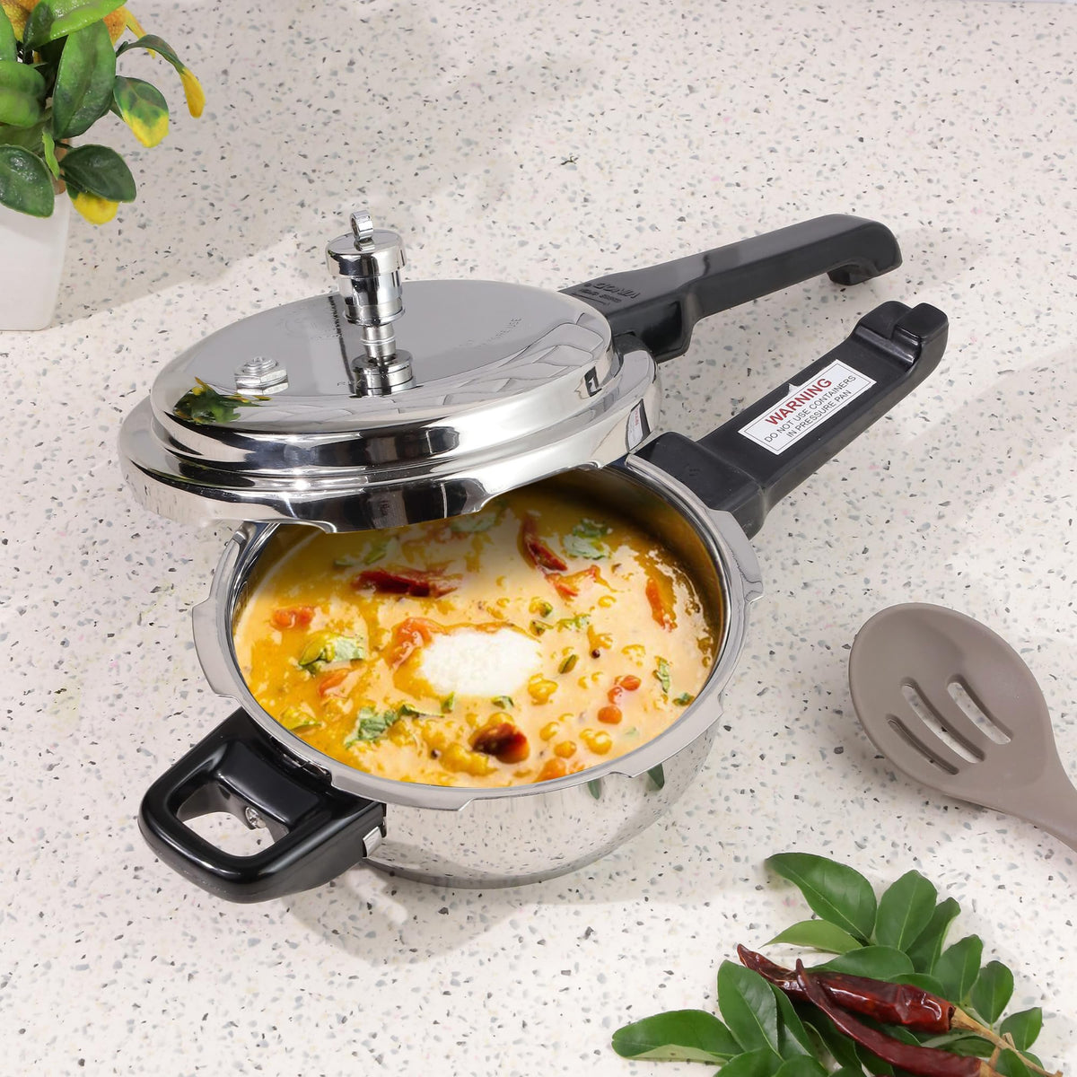 Stainless Steel 3 Litres Pressure Pan with Lid C7398